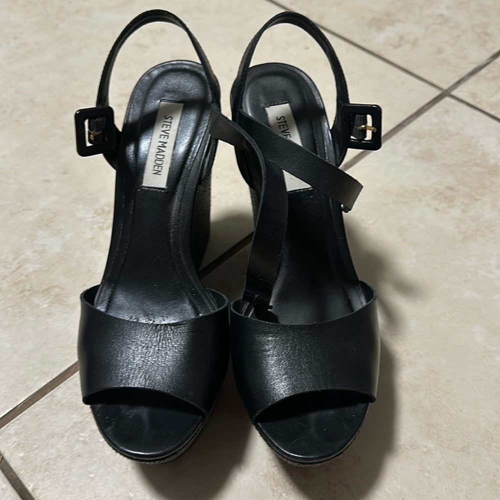 Steve Malden black wedges